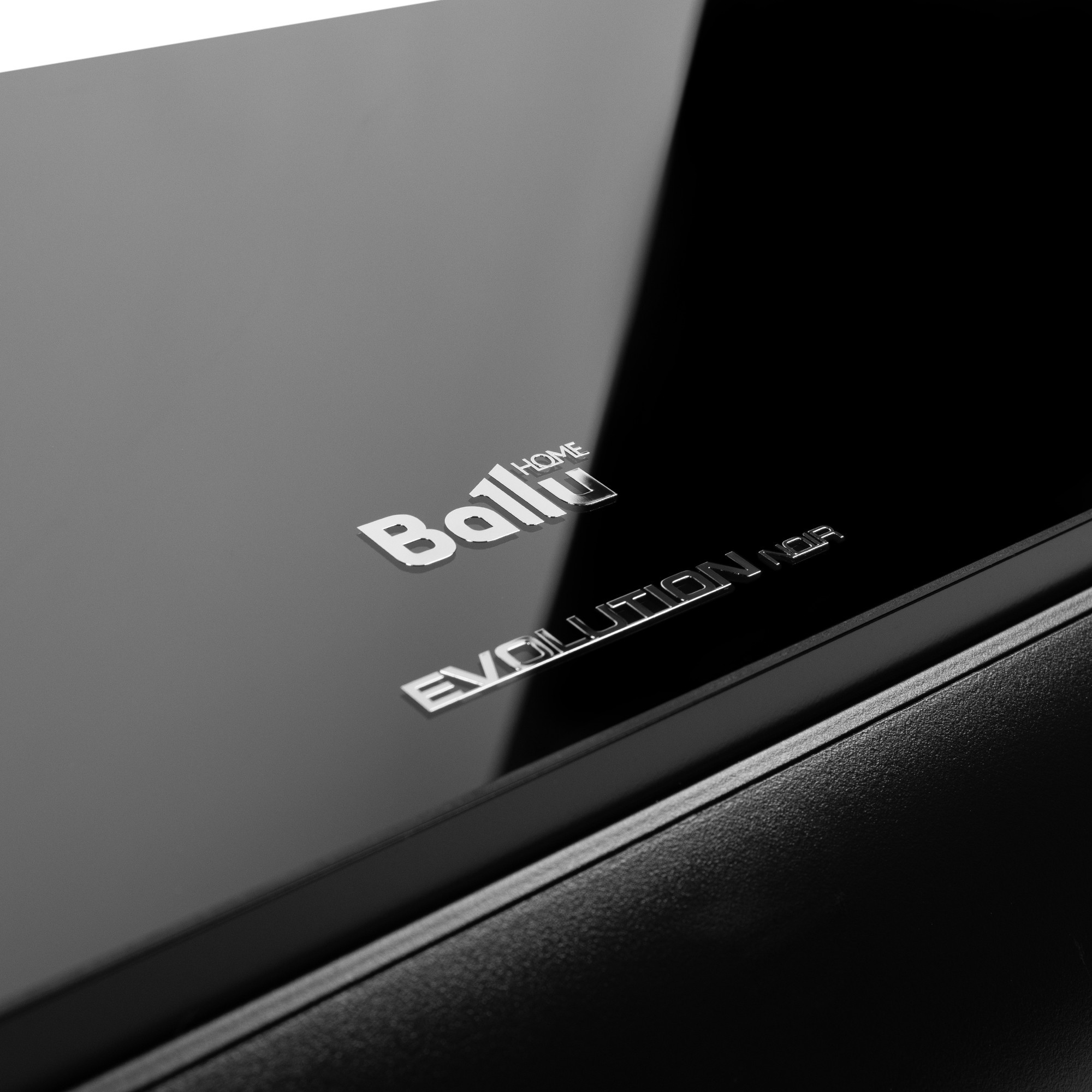 Блок внутренний Ballu BSUI-FM/in-18HN8/EU_BL инверторной мульти сплит-системы - внешний вид, блок, пульт